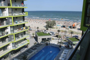 On Beach-Mamaia Residence